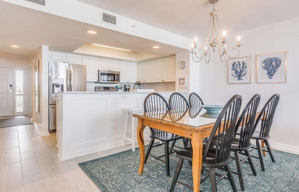 dining room and breakfast bar