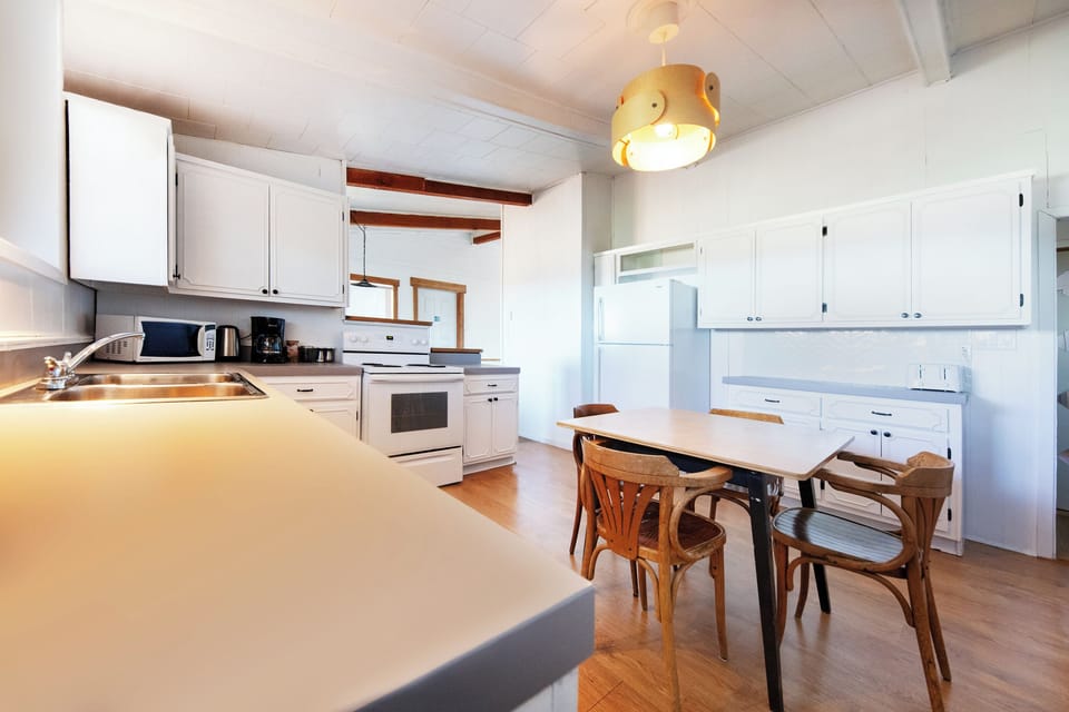 Classic Chalet, 4 Bedrooms, Kitchen, Sea View | Private kitchen | Reusable coffee/tea filters