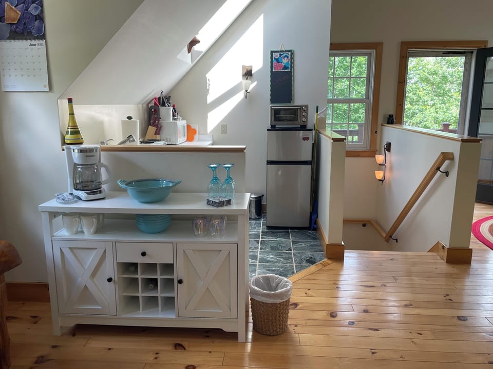 Coffee Bar/Kitchenette