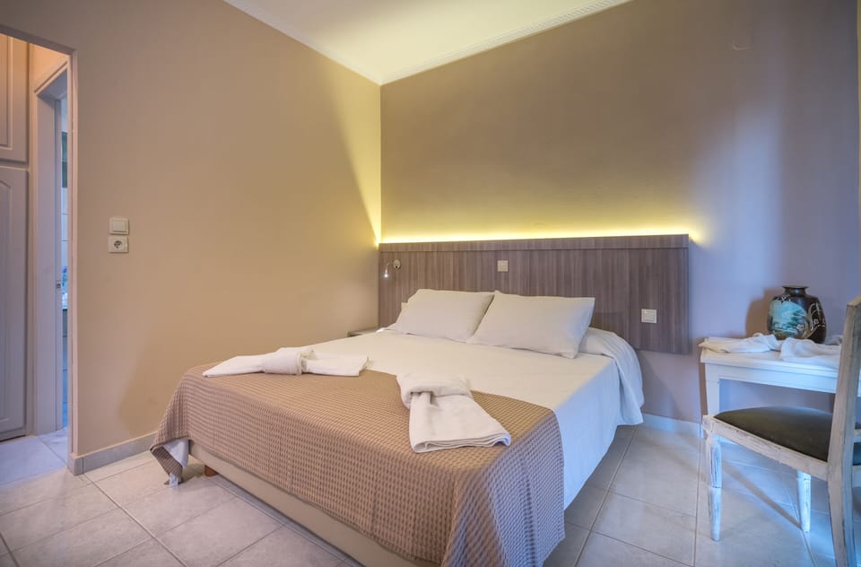 In-room safe, soundproofing, WiFi (free), bed sheets