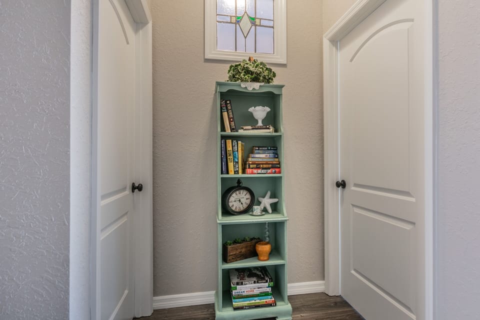 Hallway between bedrooms