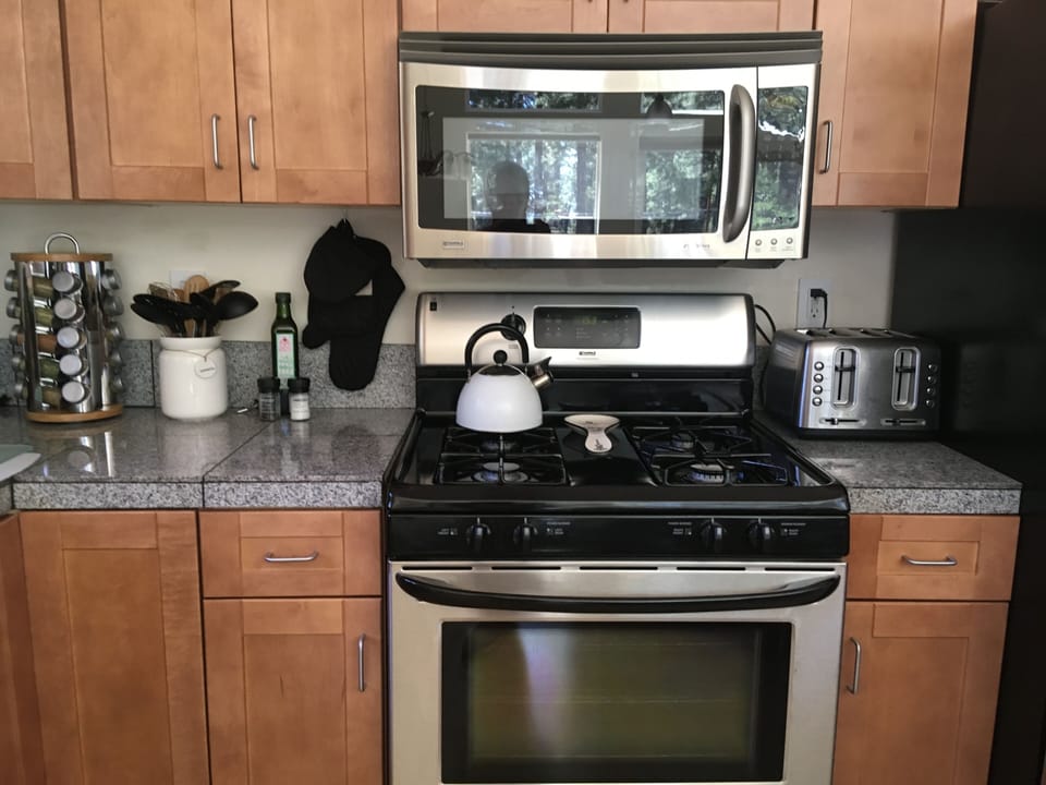 kitchen has everything you need