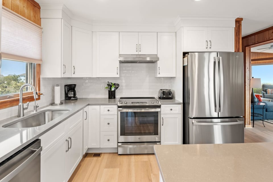 DU802: Pelican Post l Mid Level Kitchen