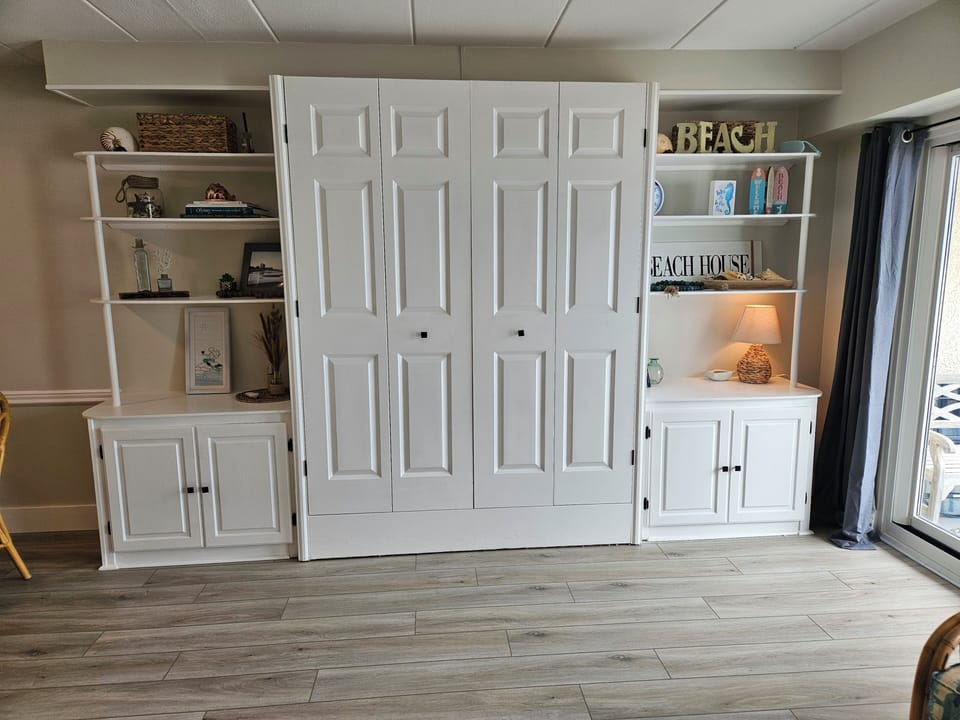 Murphy Bed Closet
