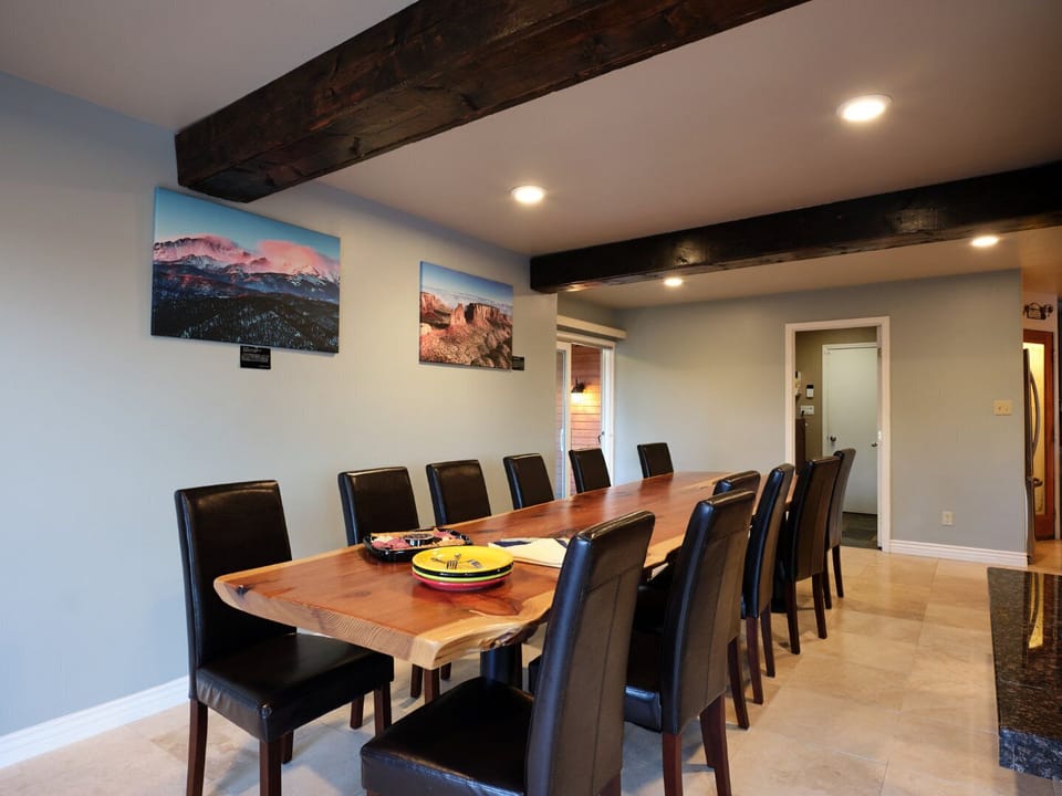 Dining room , coffee bar , living room , ground level  