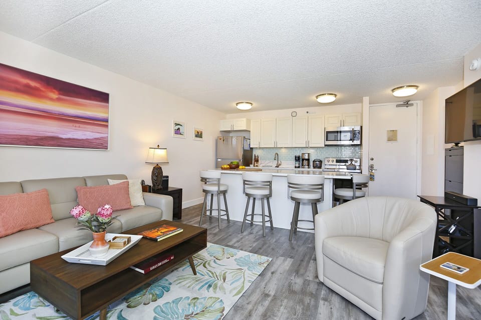 Open Concept! Queen Sleeper Sofa, 42” Flat Screen TV