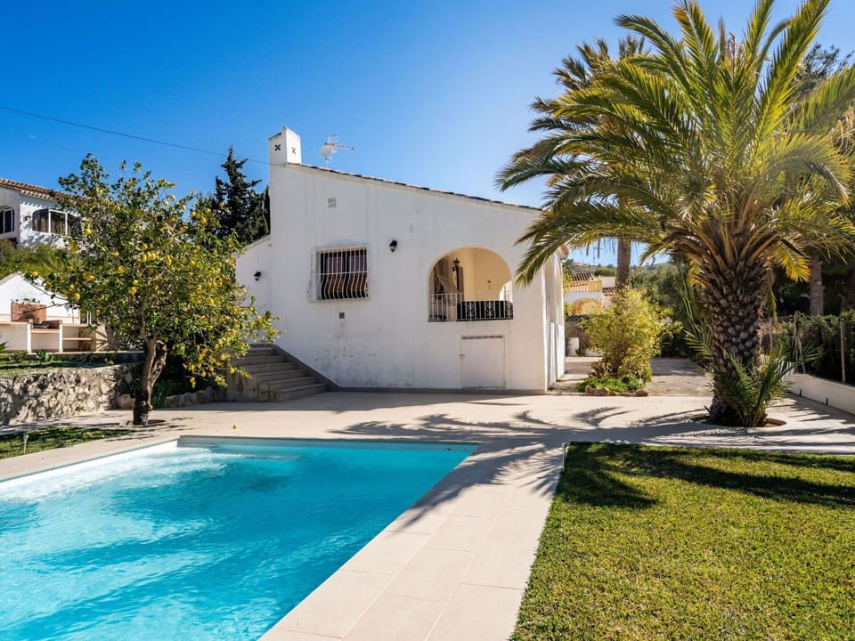 Property, House, Building, Swimming Pool, Real Estate, Villa, Estate, Home, Azure, Architecture