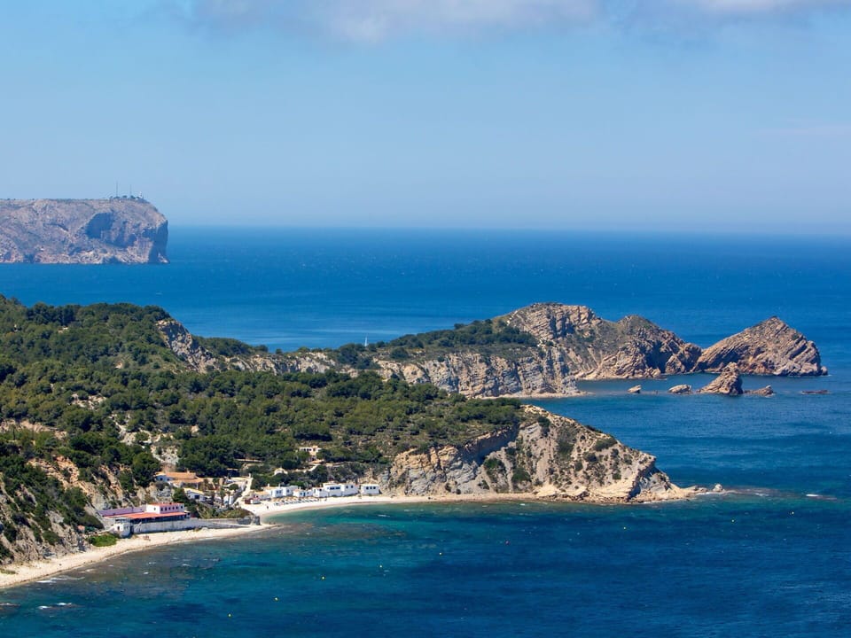 Water, Sky, Cloud, Azure, Natural Landscape, Coastal And Oceanic Landforms, Terrain, Horizon, Landscape, Tree