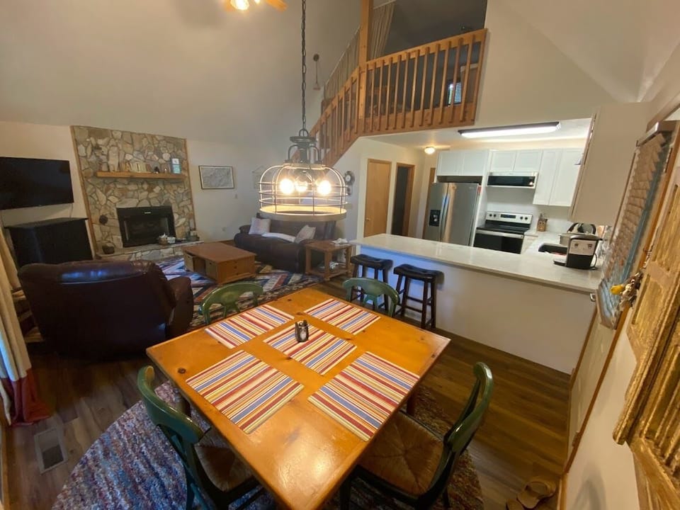 Main floor - dining table
