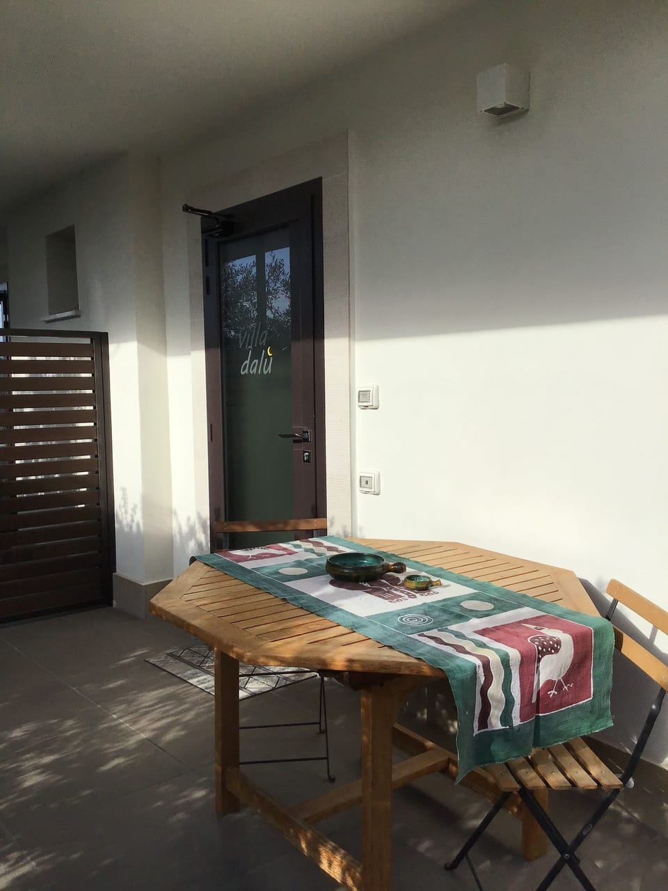 PATIO DINING