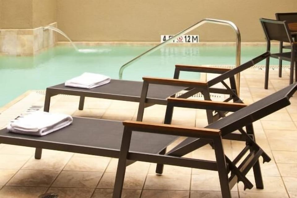 Recently Remodeled Private Pool w/Waterfall w/your own personal courtyard.
