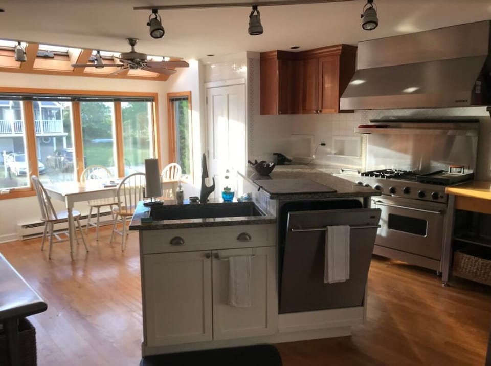Kitchen with Bosch Dishwasher & Viking Stove
