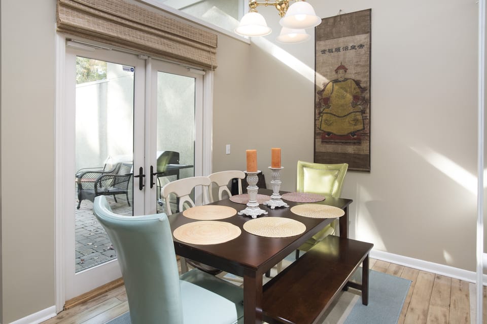 Dining area
