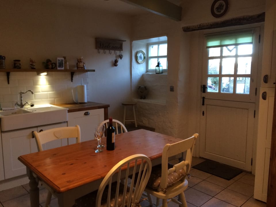 entrance to cottage