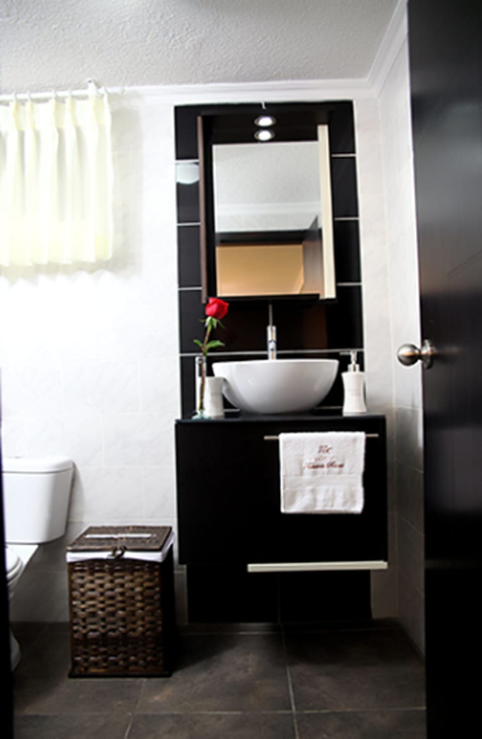 Comfort Double Room, 1 Queen Bed | Bathroom | Shower, free toiletries, slippers, towels