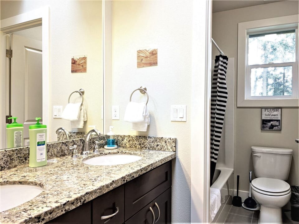 Upstairs hallway bathroom