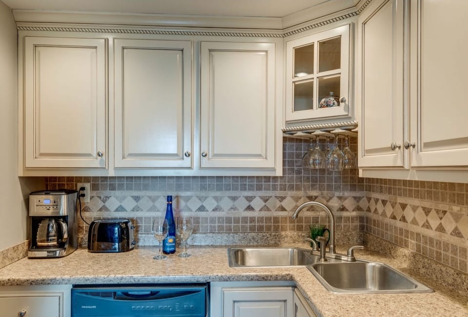 Plenty of space, fully supplied kitchen