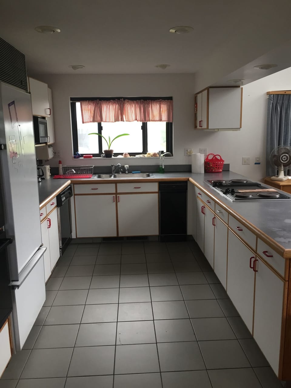 Fully Equipped Kitchen, Sub Zero Frig