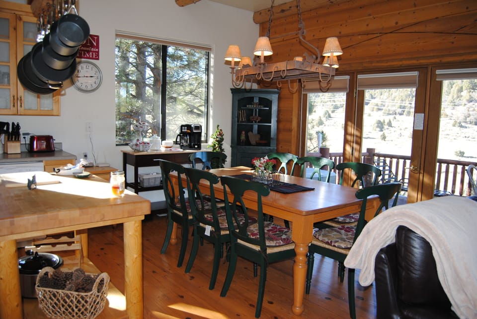 Dining/kitchen
