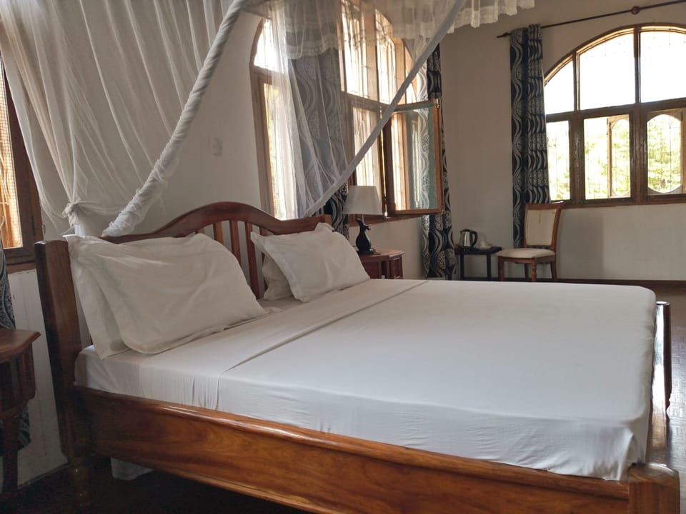 Executive Double Room, 1 King Bed, Garden View | Memory foam beds, desk, rollaway beds, free WiFi