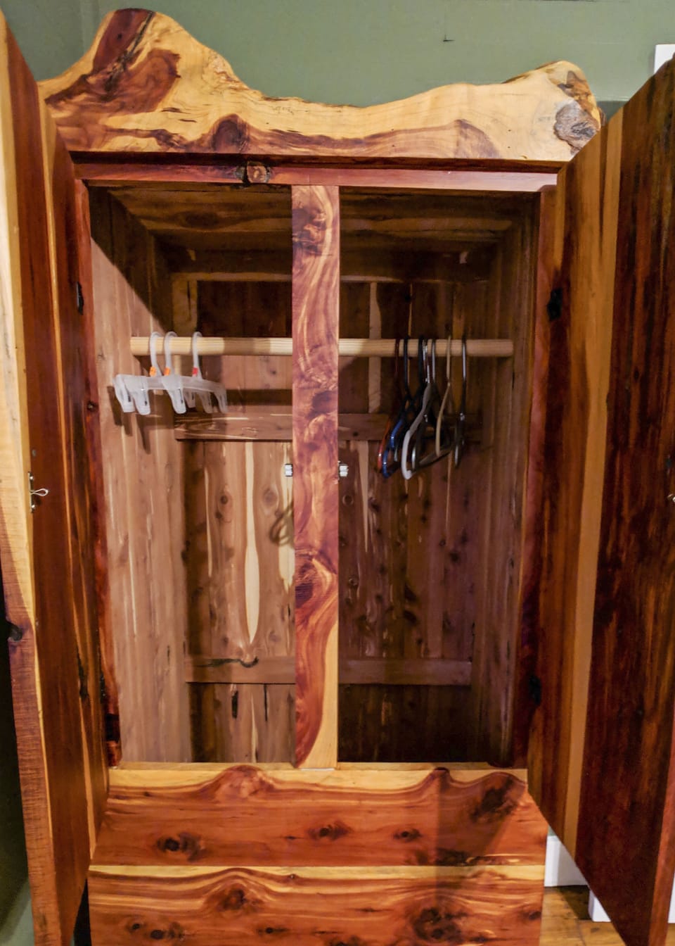 Master Bedroom - Armoire/Wardrobe