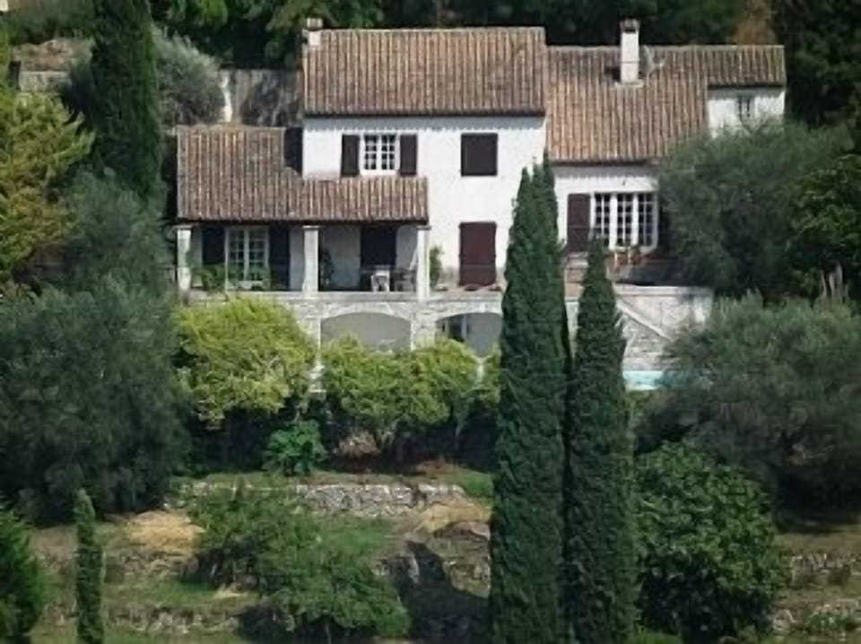 On three levels with Fitness area Poolside