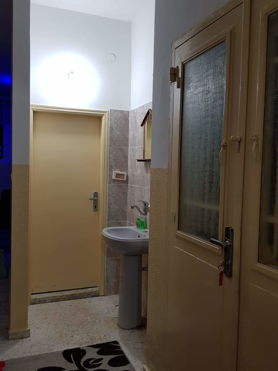 Combined shower/tub, hair dryer, towels, soap