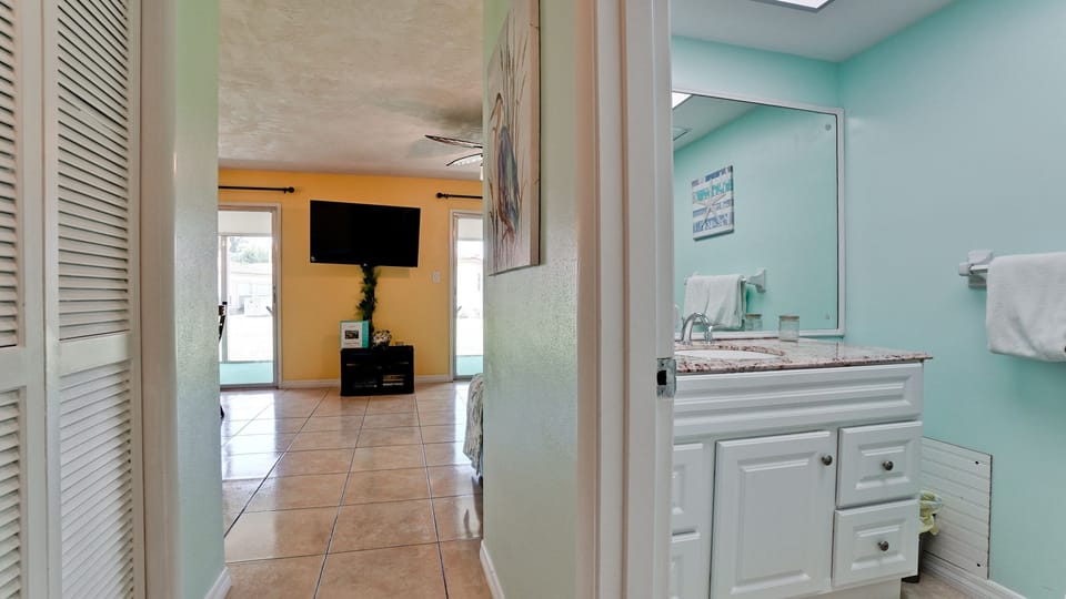 Guest Bathroom/Hallway