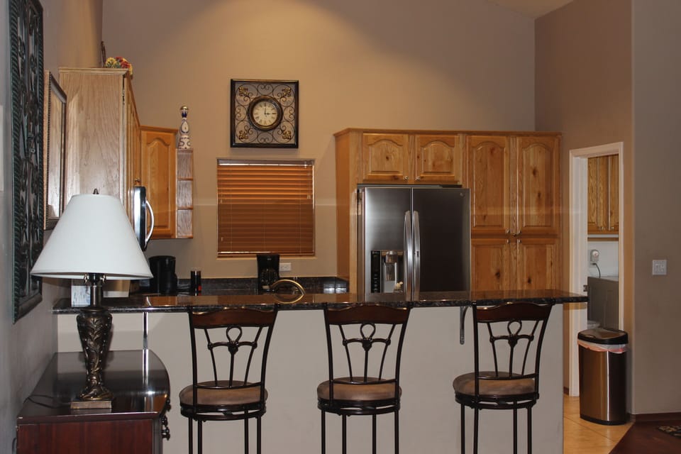 Enjoy lunch at the kitchen bar 