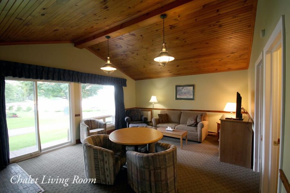 Deluxe Room, Multiple Beds (Chalets) | Living area | 40-inch flat-screen TV with satellite channels