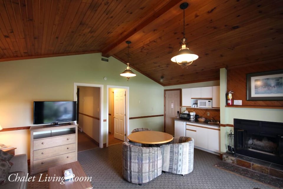 Deluxe Room, Multiple Beds (Chalets) | Living area | 40-inch flat-screen TV with satellite channels