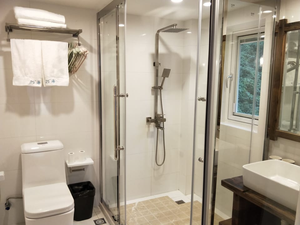 Twin Room (Tatami) | Bathroom | Shower, free toiletries, hair dryer, slippers
