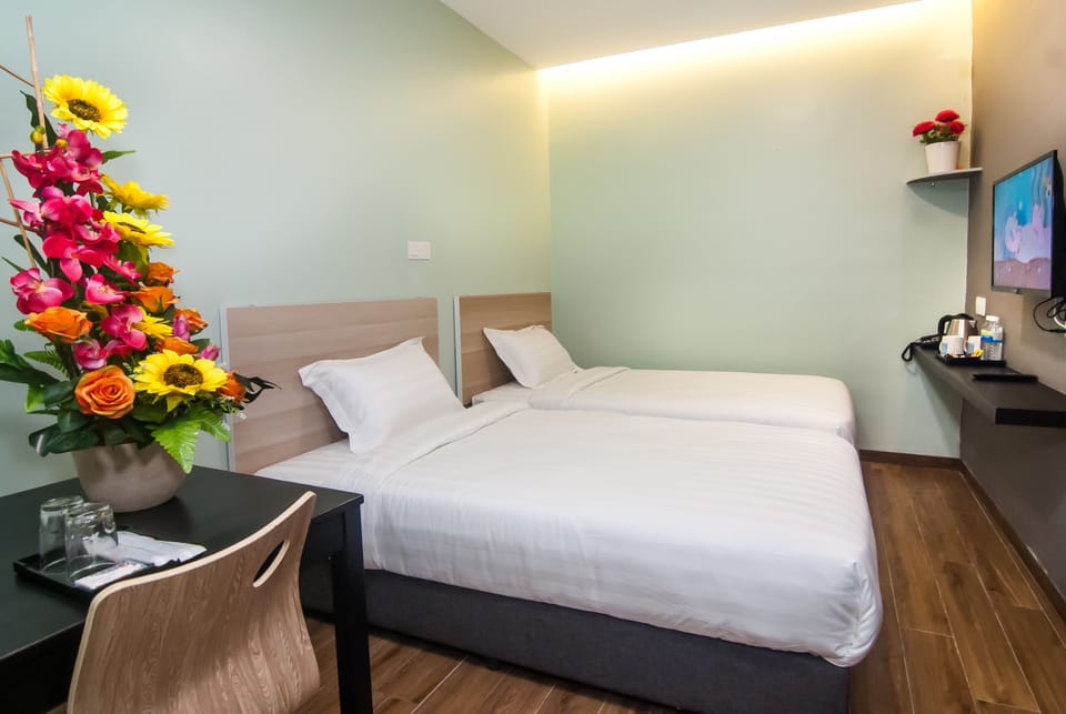 Superior Twin Room, 2 Twin Beds | In-room safe, desk, iron/ironing board (on request), WiFi (free)