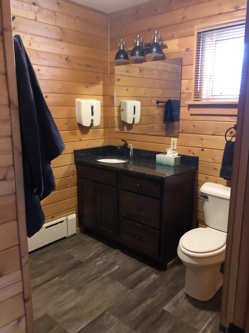Main level bath
