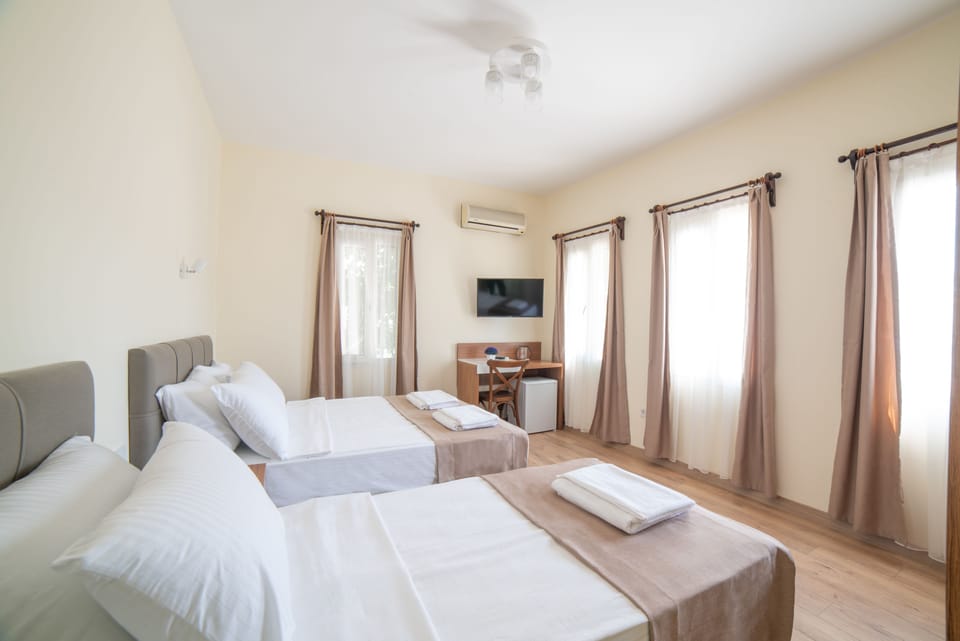Minibar, cribs/infant beds, free WiFi, bed sheets