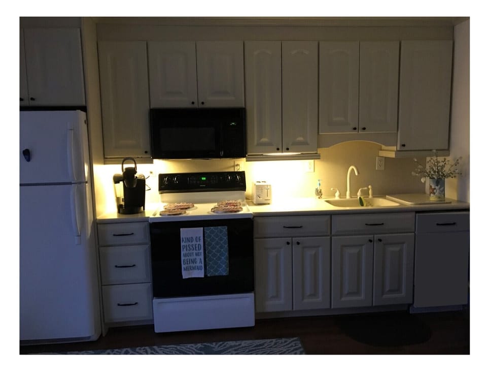 Full Kitchen 