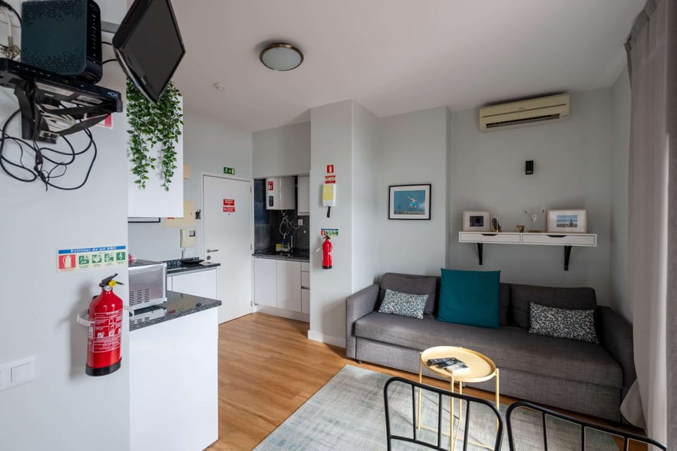 Apartment, 1 Bedroom, Terrace, Ocean View | In-room dining