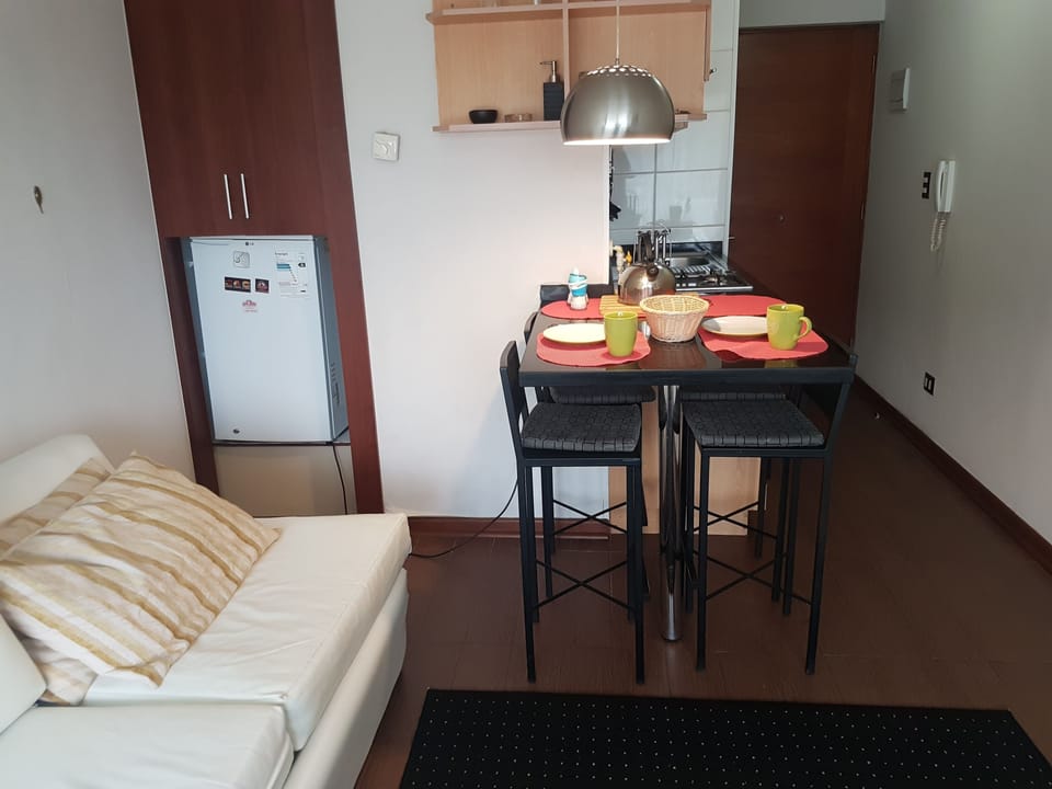 Classic Apartment, Multiple Beds, Courtyard View | In-room dining