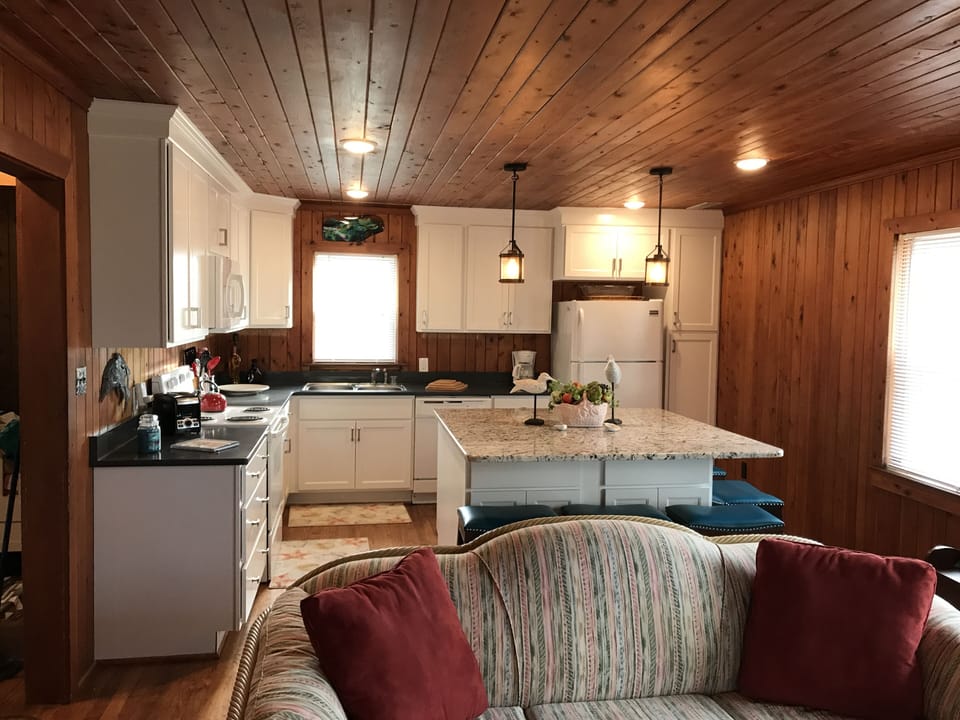Beautiful updated kitchen!!