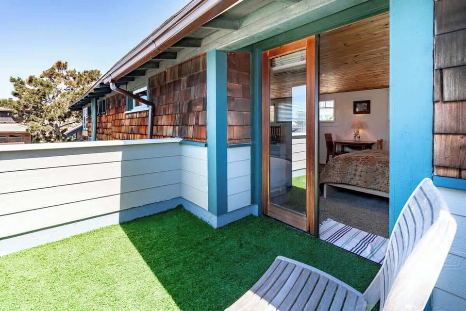 Bedroom 2 Deck access