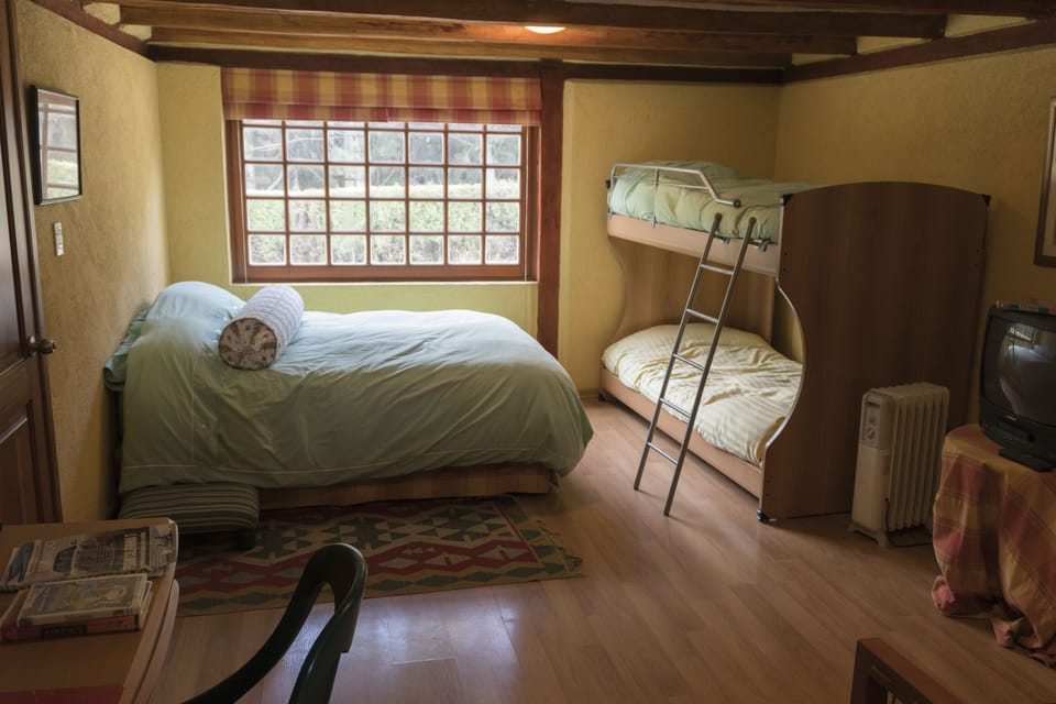 Second/kids' bedroom