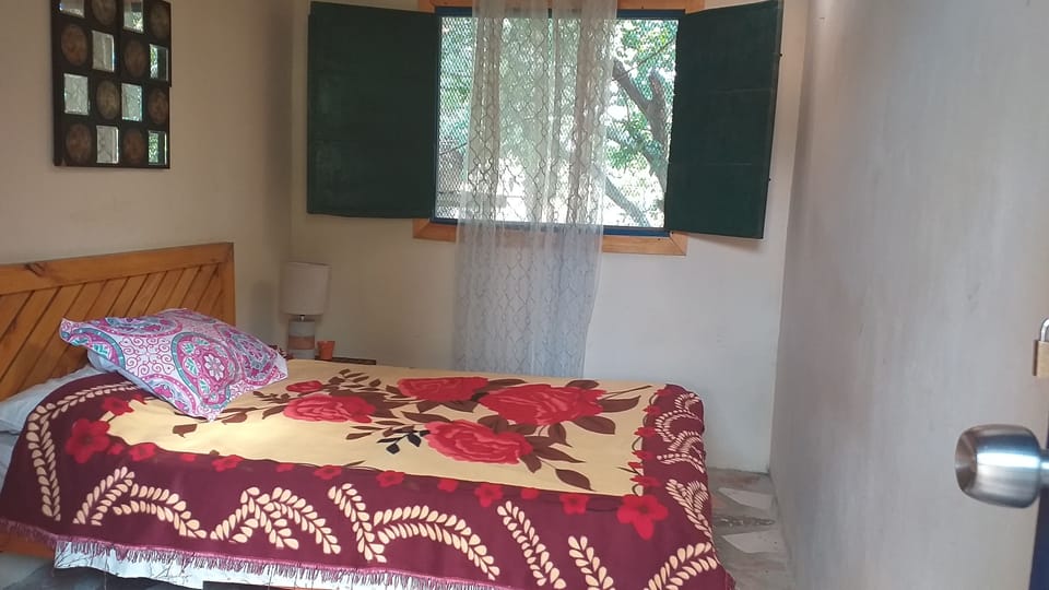 Basic Double Room, Multiple Beds | Individually decorated, individually furnished, bed sheets