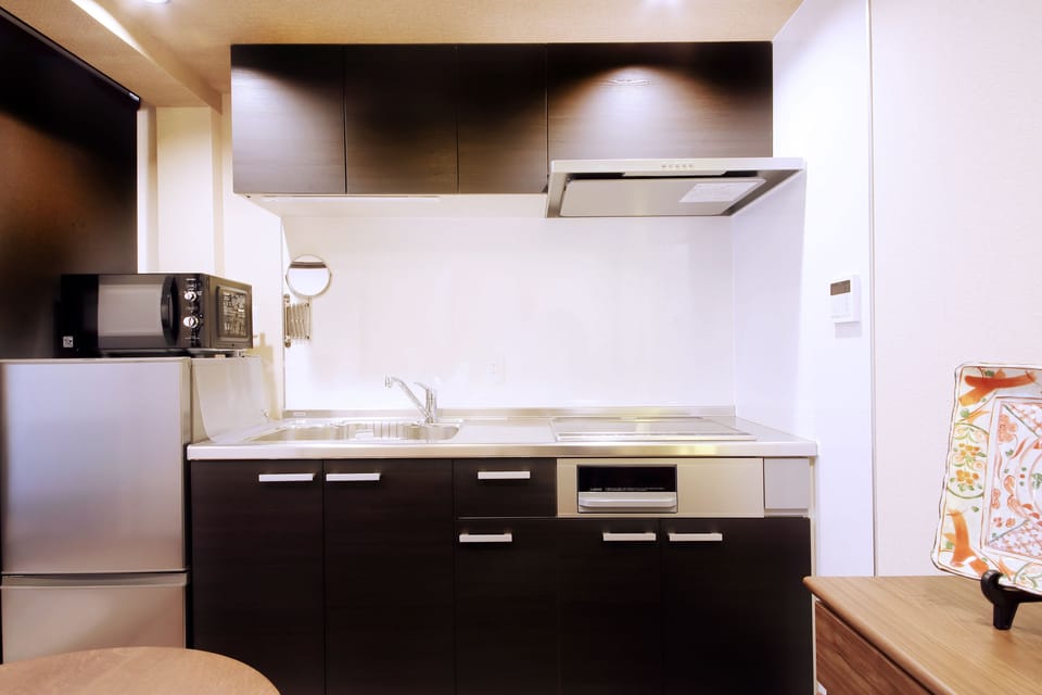 2 Bedrooms House | Private kitchen | Fridge, microwave, stovetop, coffee/tea maker