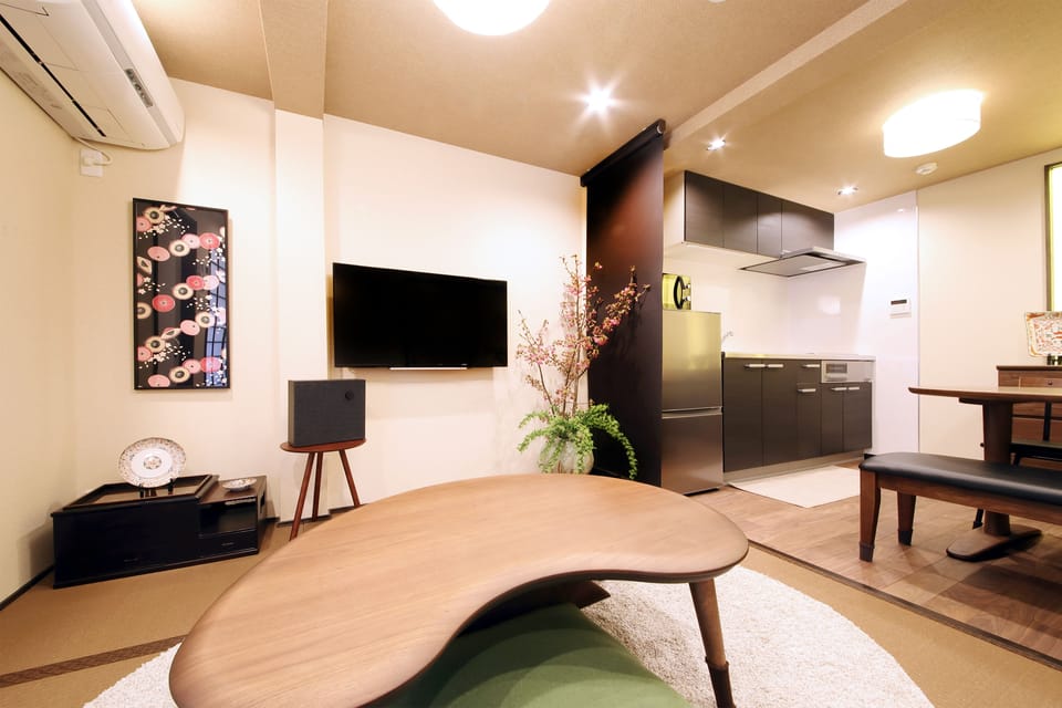 2 Bedrooms House | Living area | Flat-screen TV