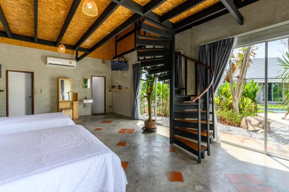 Family Room | Minibar, desk, blackout drapes, free WiFi