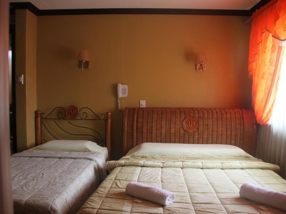Family Room | Free WiFi, bed sheets
