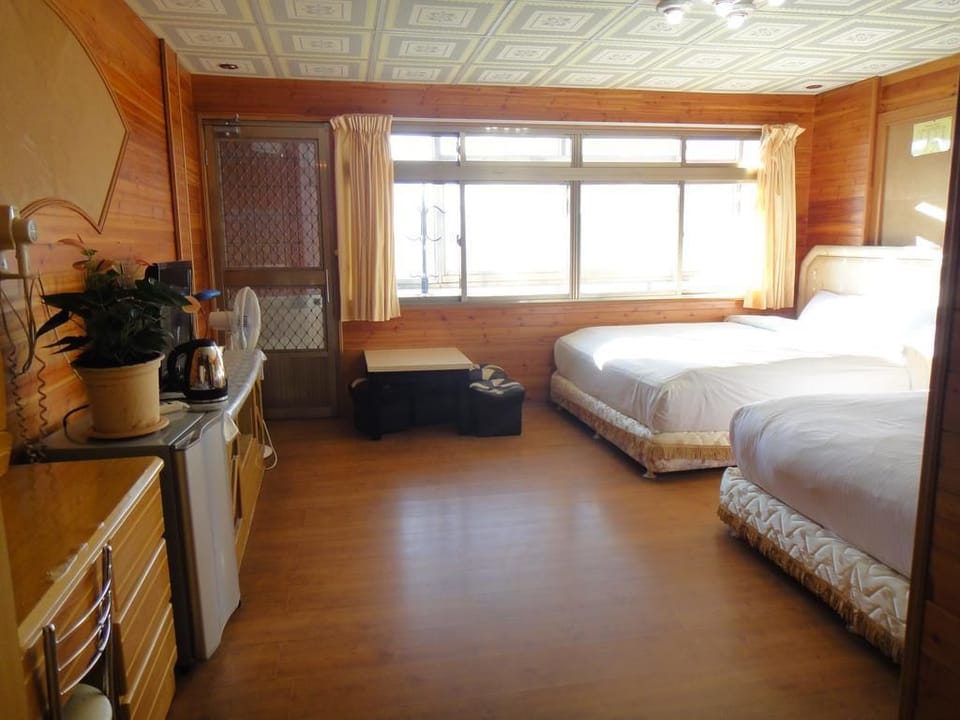 Superior Quadruple Room | Desk, blackout drapes, rollaway beds, free WiFi