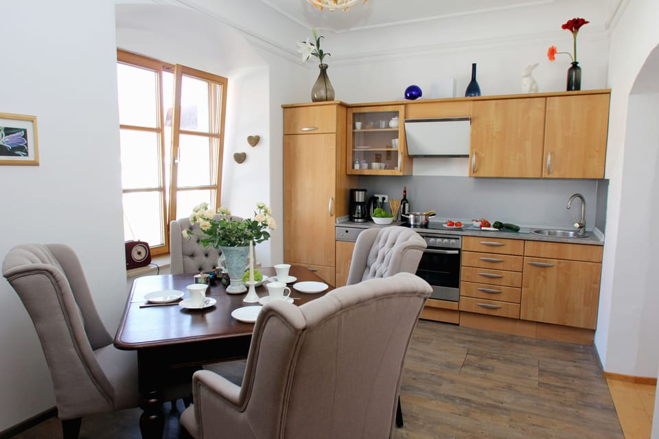 Apartment, 2 Bedrooms (Ludwig Suite) | Private kitchen | Microwave, oven, stovetop, dishwasher