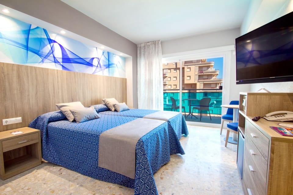 In-room safe, desk, free WiFi, bed sheets