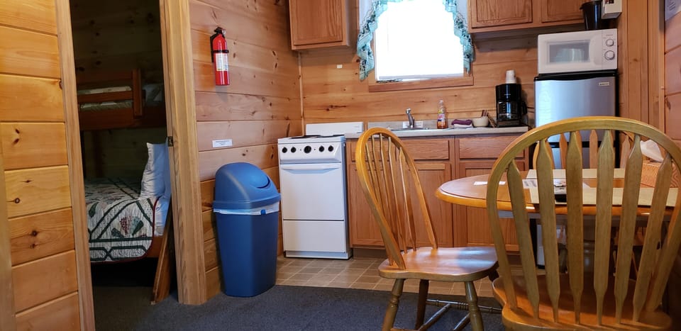 Deluxe Cottage, Multiple Beds | Rollaway beds, free WiFi, bed sheets